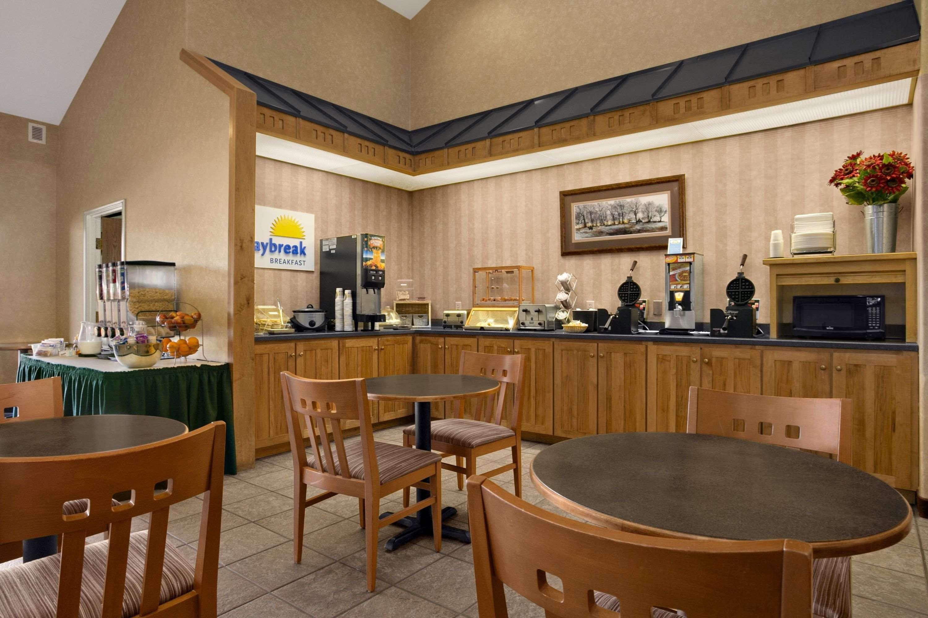 Days Inn By Wyndham Rapid City Exterior photo
