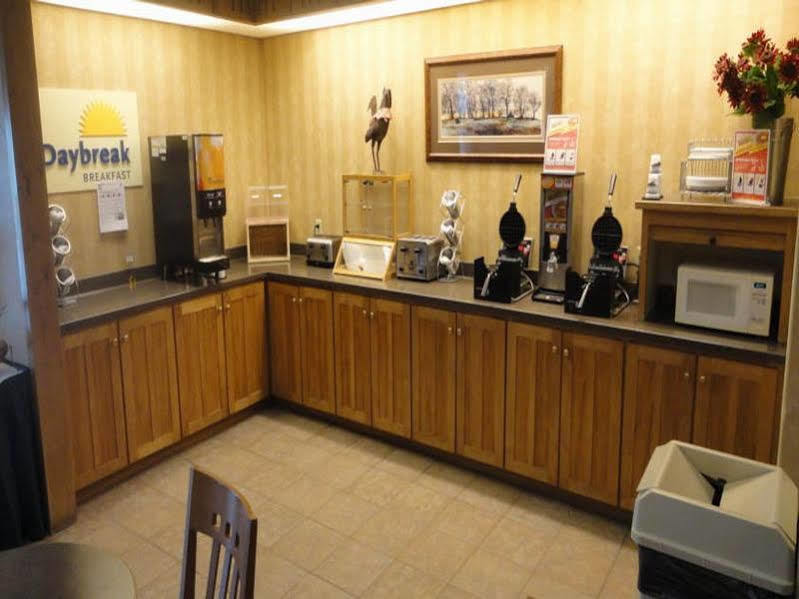 Days Inn By Wyndham Rapid City Exterior photo